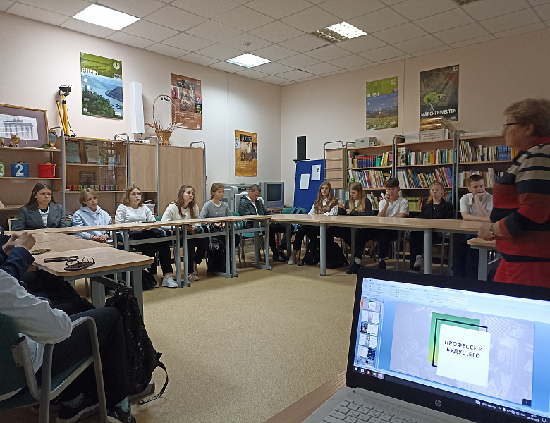Дискуссионный клуб для обучающихся образовательных организаций Самарской области «Время выбирать».